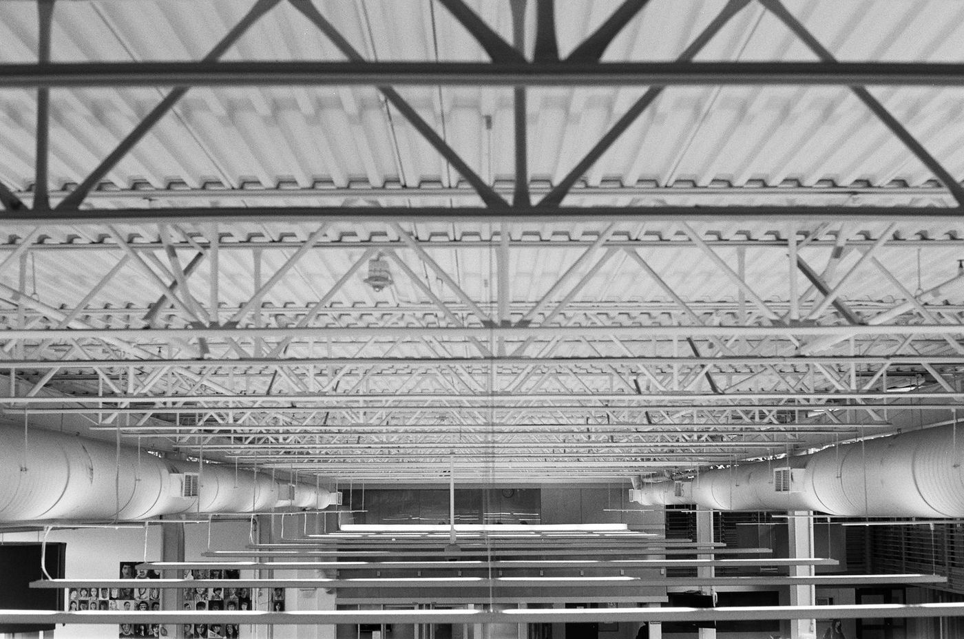 Inside the Lucid Motors factory: roof trusses and services across the full span, an AIM United BIM project