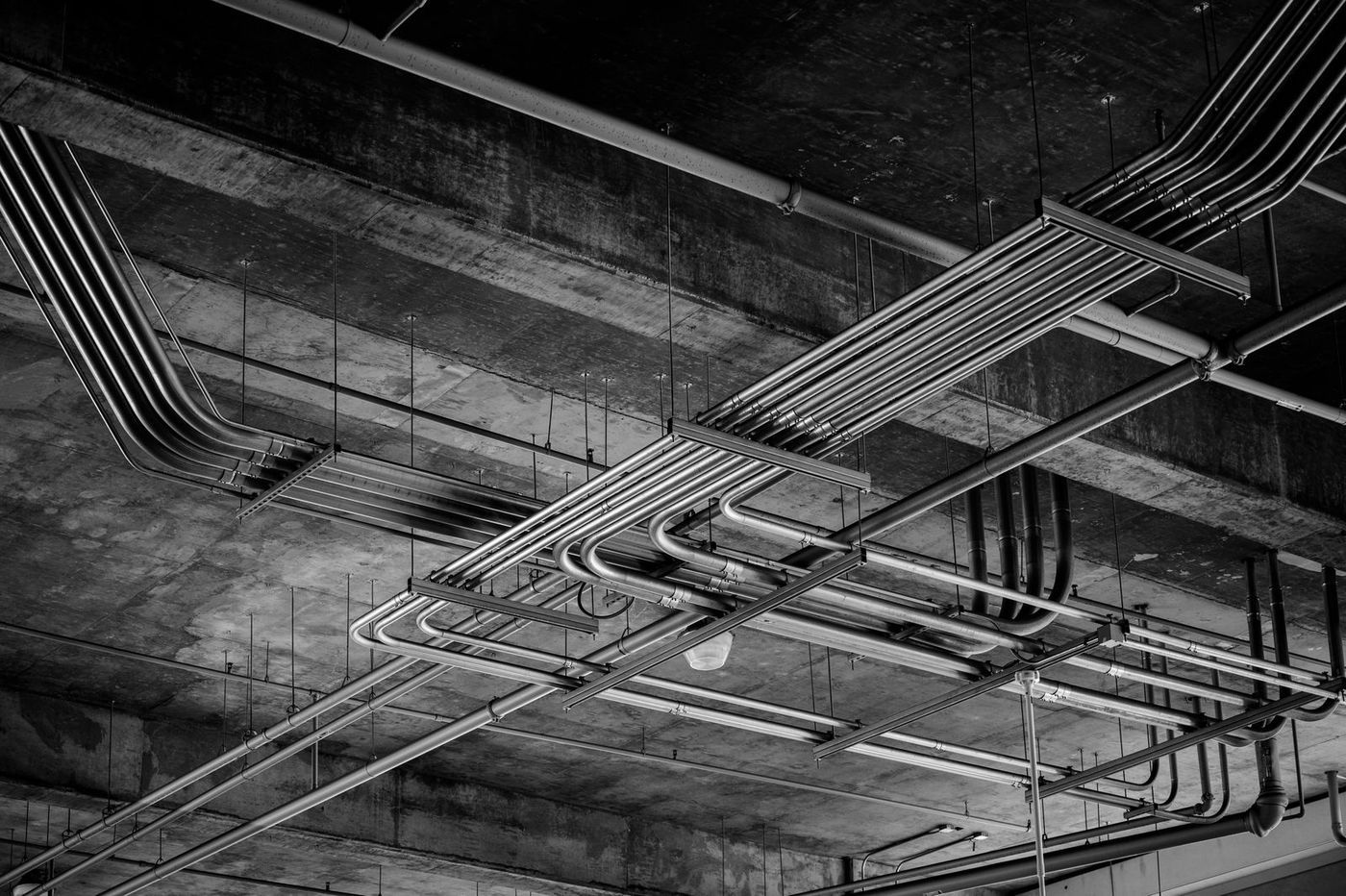 Dense MEP services below the roof of the Lucid Motors plant, modelled by AIM United at LOD 400